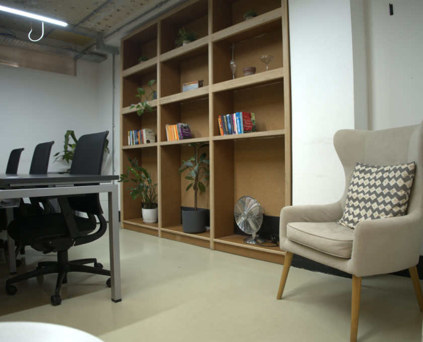 a9819131-d3e4-4edb-84a0-09005954c65f