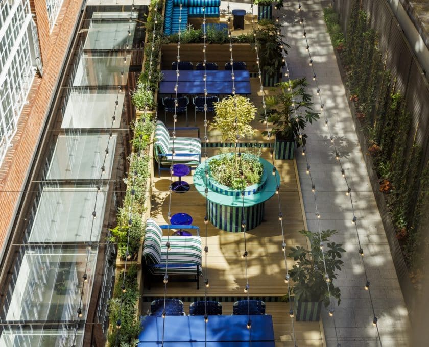 Elsley / Courtyard