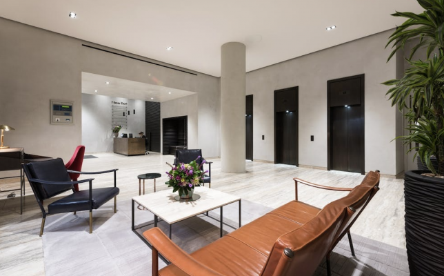 7 Savoy Court