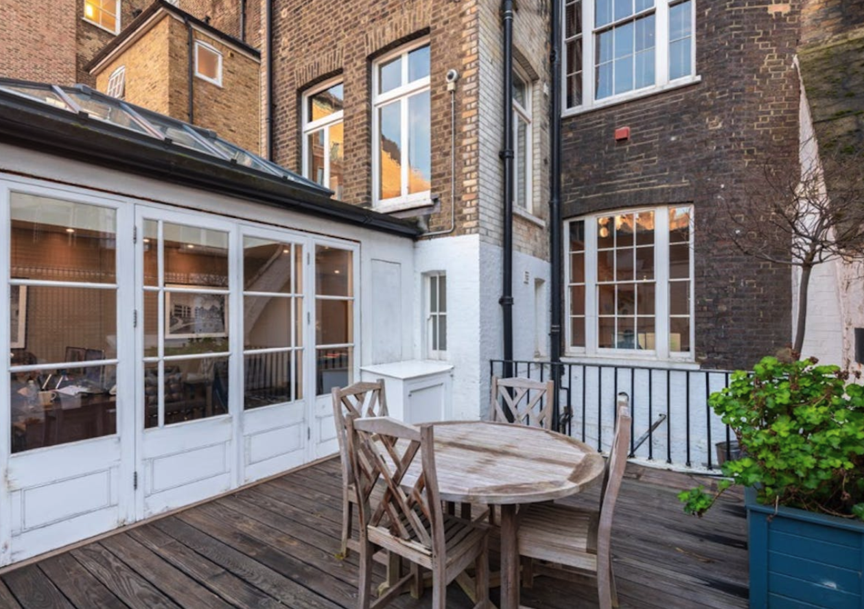 4 Fitzhardinge Street