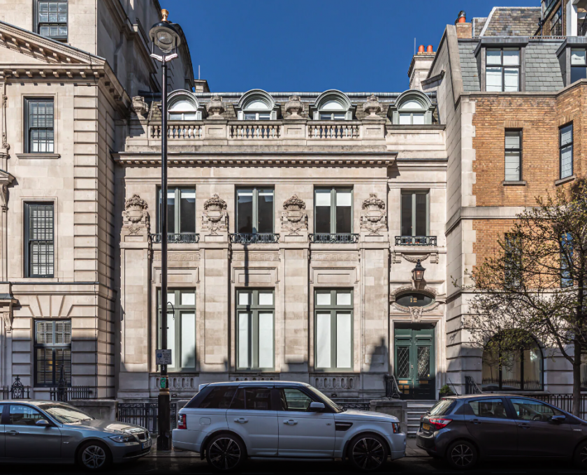 8b046734-5edc-44f9-bd6b-32e9499b2f75-1