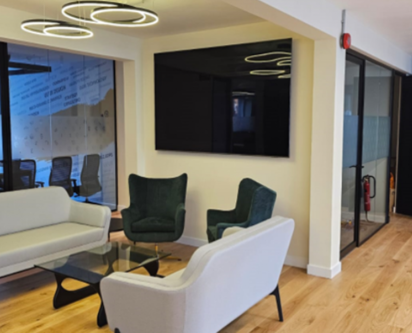 8e73dd82-161b-40b3-96ce-298b692bfd6d-1