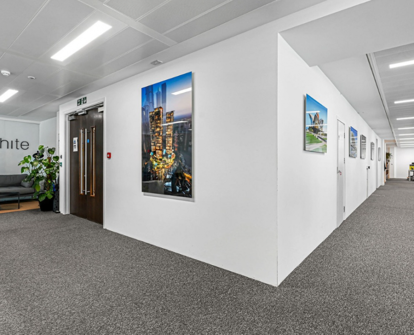 5c16eb02-7b64-4be3-95df-e7ca0308d30e-1