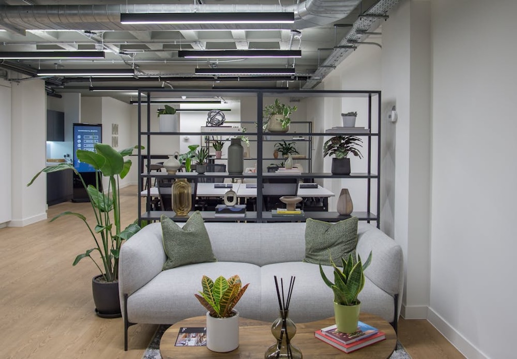390 Strand